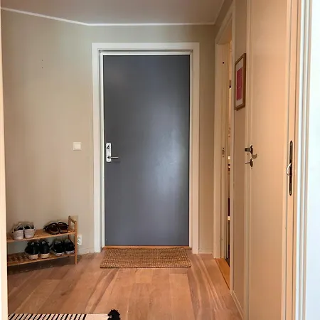 Close To The Center, Modern *